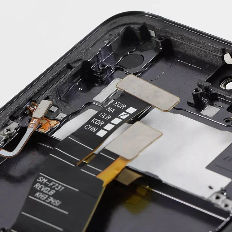 Flip 5 LCD obrazovky